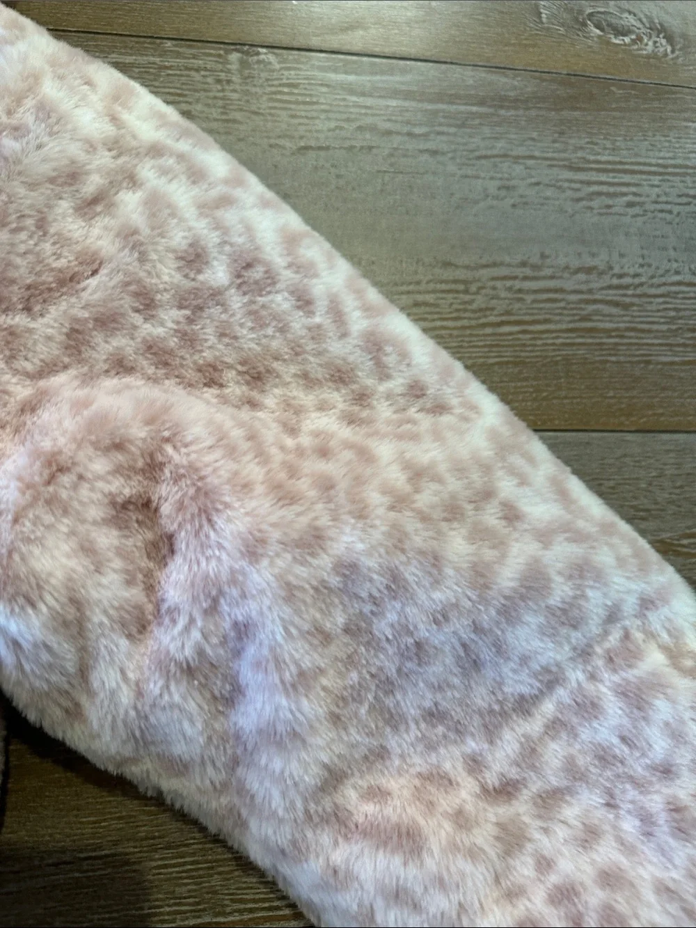 Cozy Hooded Kids Plush Robe in Light Pink Leopard